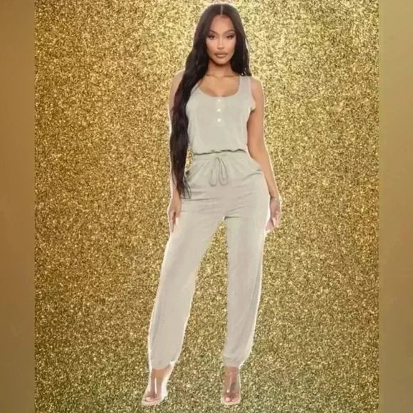 Fashion Nova Pants - Karina Sleeveless Jumpsuit Fashion Nova Size Medium Tiny Scratch In Bottom